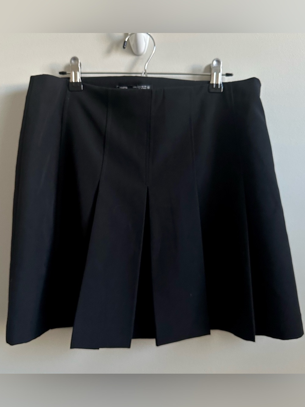 ZARA Classic Black Pleated Women's Skirt